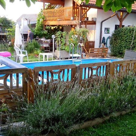 Fruehstueckspension Sterr Strebersdorf ภายนอก รูปภาพ